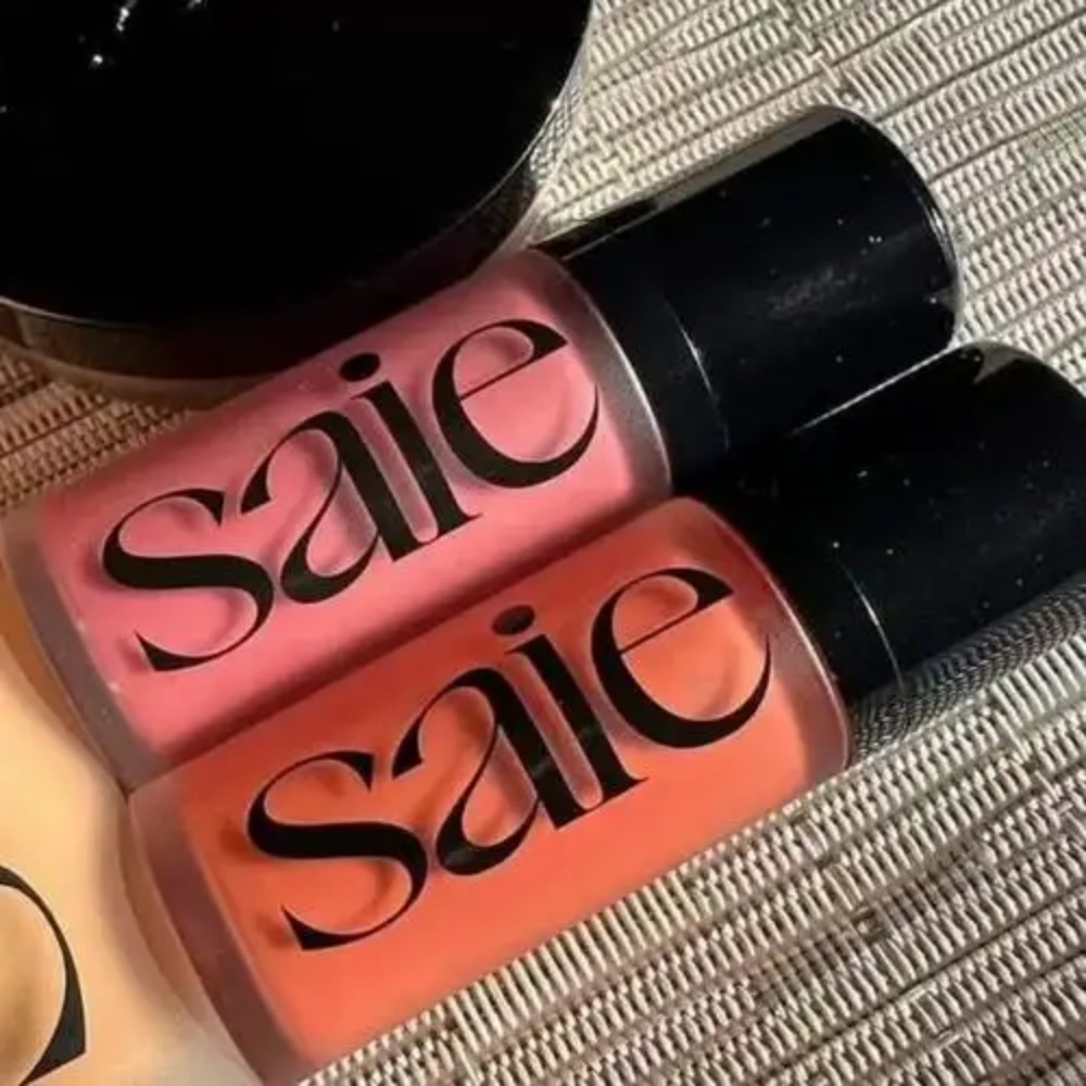 Saie Liquid Blush Highlighter  – Huda Beauty Makeup Kit recenzja i cena
