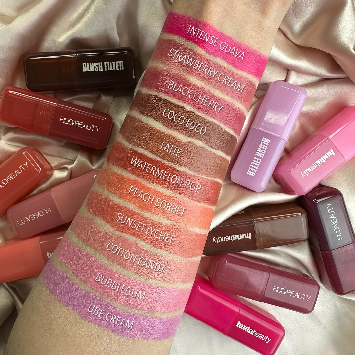 Huda Beauty Blush Filter Soft  – Huda Beauty Makeup Kit recenzja i cena