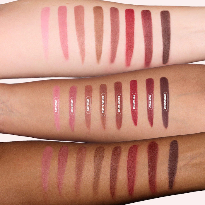 Aksamitna brązowa kredka do us – Huda Beauty Makeup Kit recenzja i cena